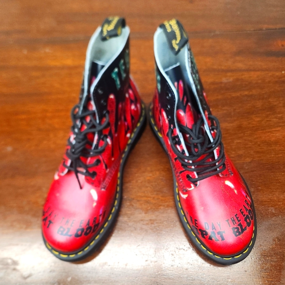 Made in Asia Doc Marten boot